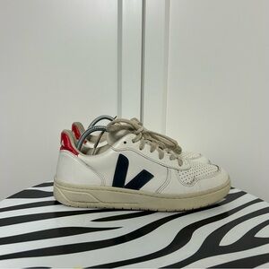 Veja v-10 whit blue red White Sneakers with Black and Red Accents